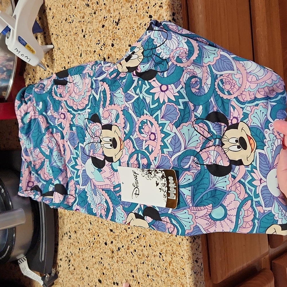 LulaRoe Tall & Curvy Disney edition Leggings Brand New